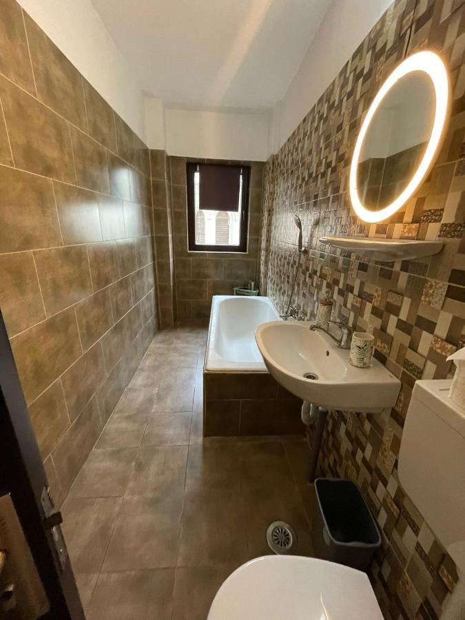 Apartament Old Center Bucurestiアパートメント エクステリア 写真
